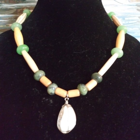 **CLEARANCE SALE** Chunky Boho Jade & Hairpipe Necklace (Howlite Pendant) - Picture 1 of 11